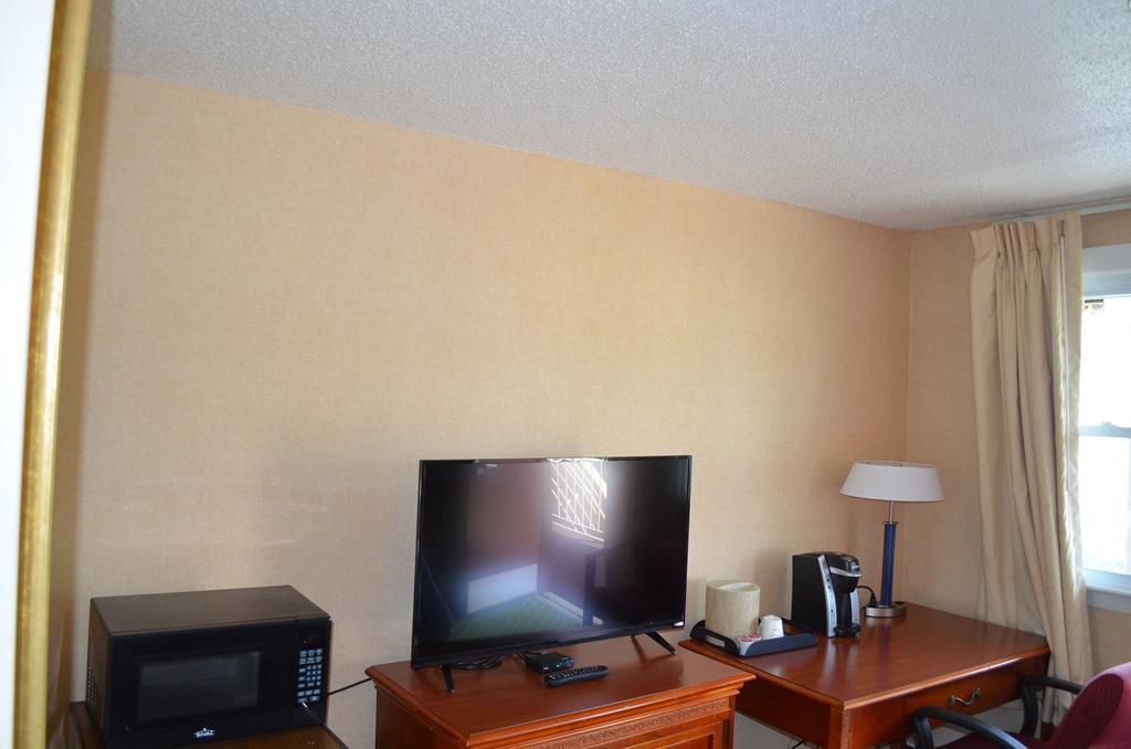 Hyannis Host Inn Quarto foto